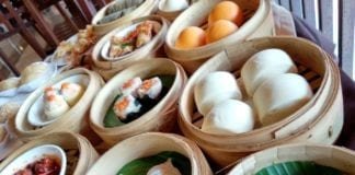 Suka Dengan Dimsum? Nih, di Beranda Cafe Harapan Indah Club Kamu bisa Makan Sepuasnya
