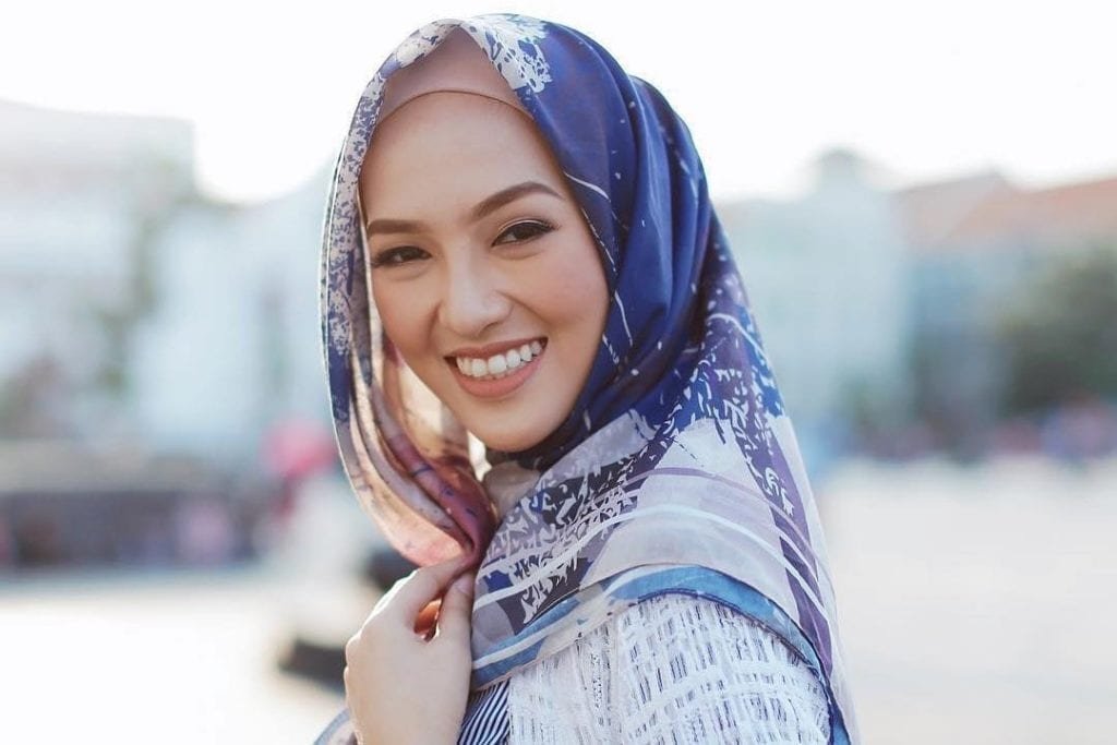 Style kerudung voal. Image: facetofeet.com
