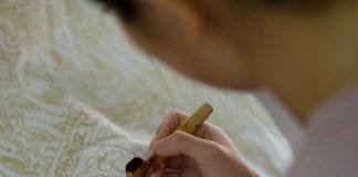 Yuk, Sambut Hari Batikmu dengan Aktifitas Membatik di Hotel Santika Premiere Slipi Ilustrasi Gambar Aktifitas Membatik di Hotel Santika Premiere Slipi Jakarta.