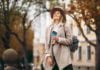 3 Outfit Musim Hujan Untuk Cewek Biar Tetap Gaya, Yuk Cek Girls! Ilustrasi Gambar Outfit Musim Hujan untuk Wanita