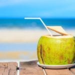 Inilah 5 Manfaat Air Kelapa yang Perlu Anda Tahu, Disimak ya! Manfaat minum air kelapa
