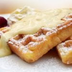Resep Waffle Crispy Pas Untuk Cemilan Selama Di Rumah Cara Membuat Waffle Sederhana.