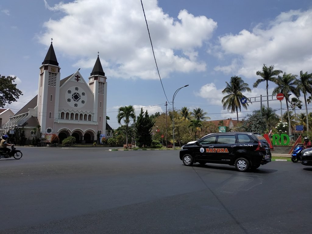 gereja di jalan ijen malang