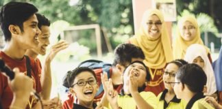 Kisah Inspiratif: Merajut Asa Dari Profesi Guru Honorer kisah inspiratif guru honorer