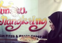 Pizza Tunqu Nangkring Jogja, Rasa Italia Harga Angkringan pizza tunqu nangkring jogja