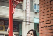 Mau Tampil Ala Cewek-Cewek 90-an? Cek Style Unik Ini Yuk! style cewek 90-an