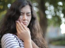Penyebab Benjolan di Gusi