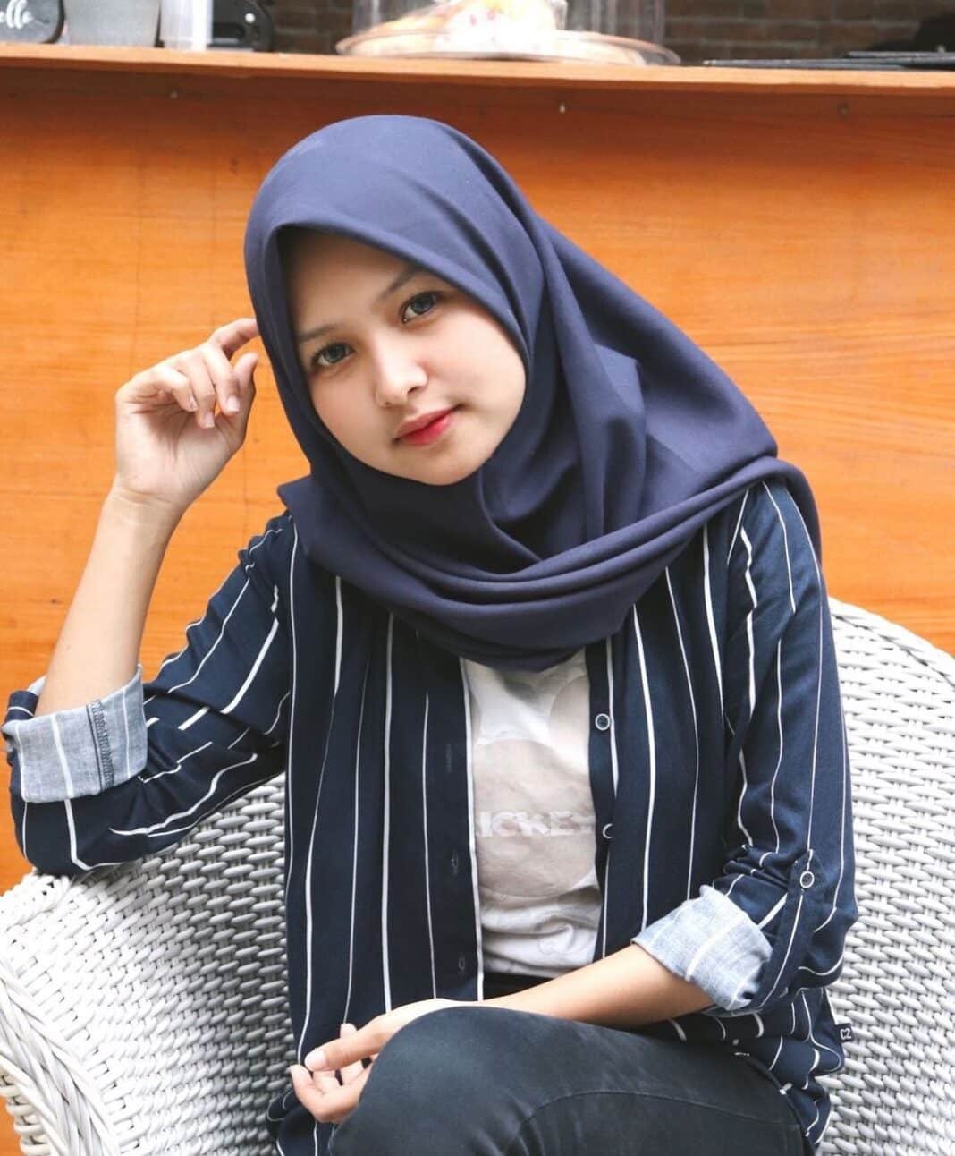 OOTD Hijab Remaja Ala Selebgram Deva Ayu Setia Putri - Hitputcom