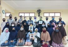 Mahasiswa KKN adakan Pelatihan Pembuatan Pop Up Frame Mahasiswa KKN adakan Pelatihan Pembuatan Pop Up Frame
