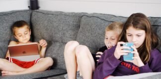 8 Cara Agar Anak Tidak Kecanduan Gadget Karena Belajar Daring Tips Supaya Anak Tidak Kecanduan Gadget