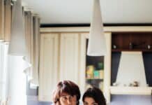 Memberikan Ucapan Selamat Hari Ibu dengan Sebuah Lagu Ucapan Selamat Hari Ibu