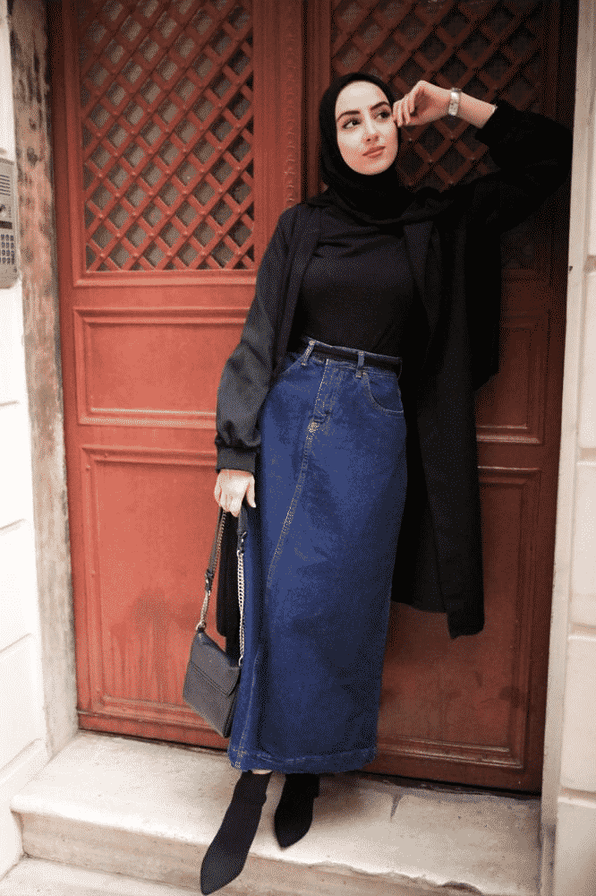 Rok Jeans dengan Hijab Pashmina dan Outer