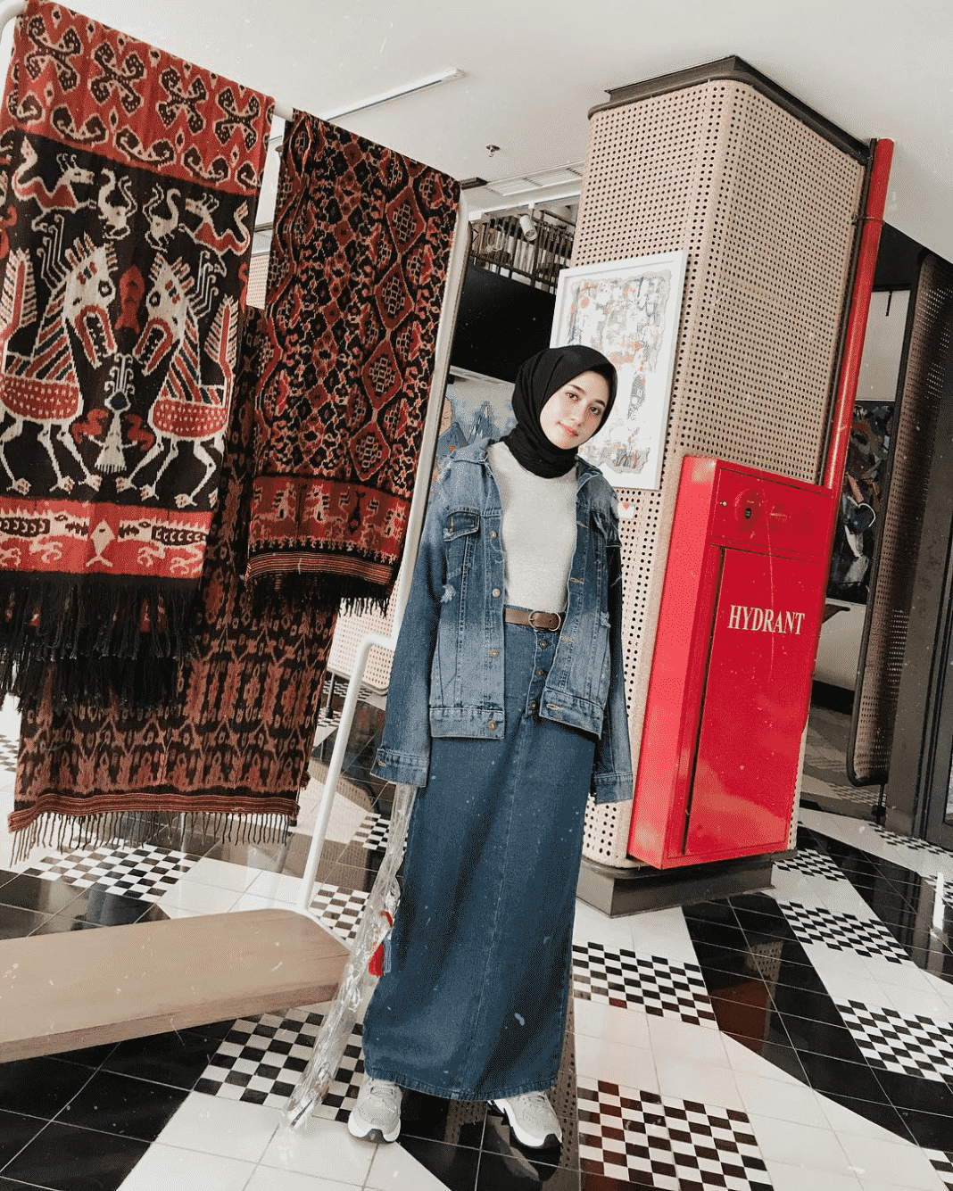 Ide OOTD Hijab dengan Berbagai Jenis Rok, Simple! - Hitputcom