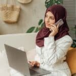 8 OOTD Hijab Kemeja yang Kekinian dan Mudah Ditiru ootd hijab kemeja