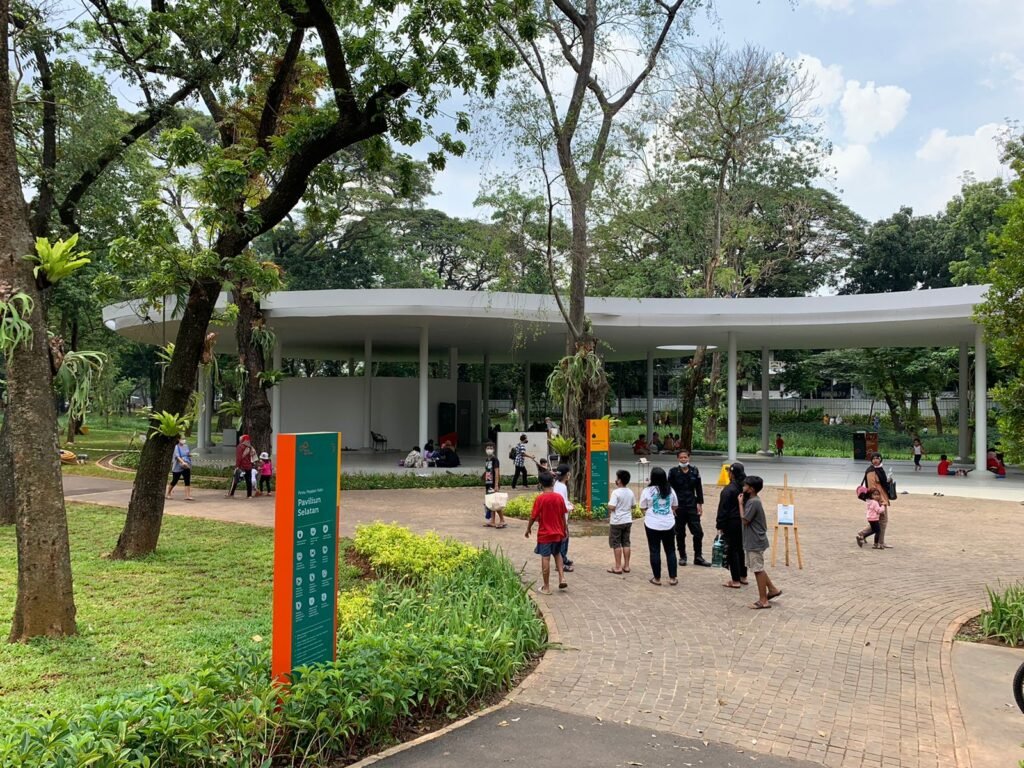 Pintu Masuk Tebet Eco Park 