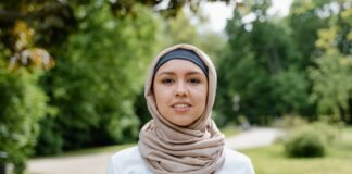 Cara Mix and Match Pakaian Hijab yang Tepat Agar Tampil Stylish mix and match pakaian hijab