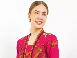 Model Kebaya Modern dengan Motif Batik
