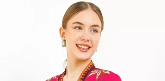 7 Model Kebaya Modern dengan Motif Batik Model Kebaya Modern dengan Motif Batik