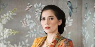 Kebaya Modern Terbaru 2024 untuk Acara Resmi Kebaya Modern Terbaru 2024 untuk Acara Resmi